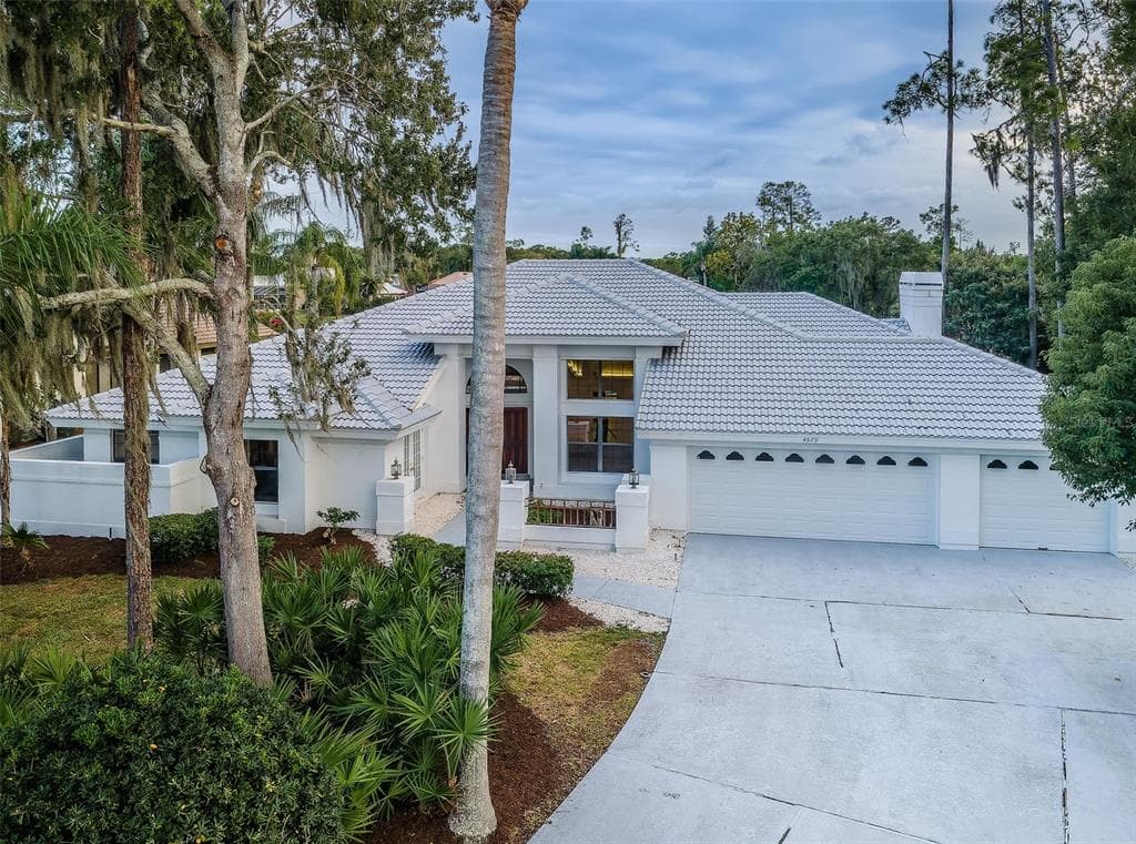 4979 CAMBERLEY LANE OLDSMAR, FL 34677