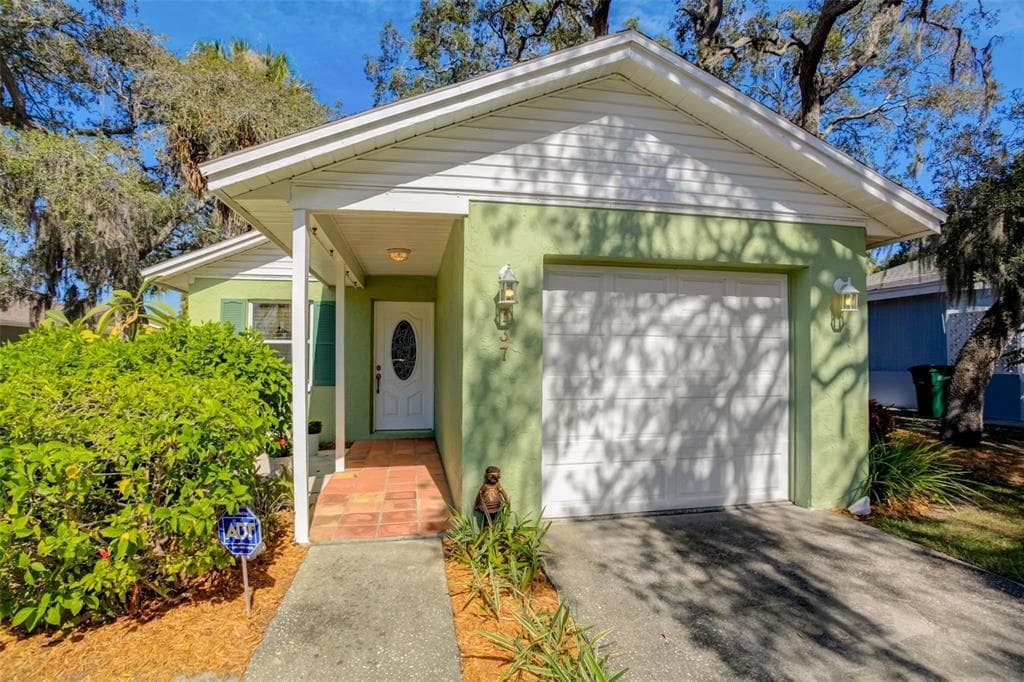737 2ND STREET N SAFETY HARBOR, FL 34695