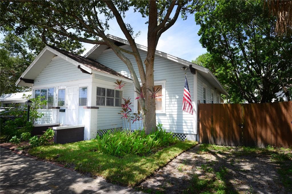 847 11TH AVENUE N ST PETERSBURG, FL 33701