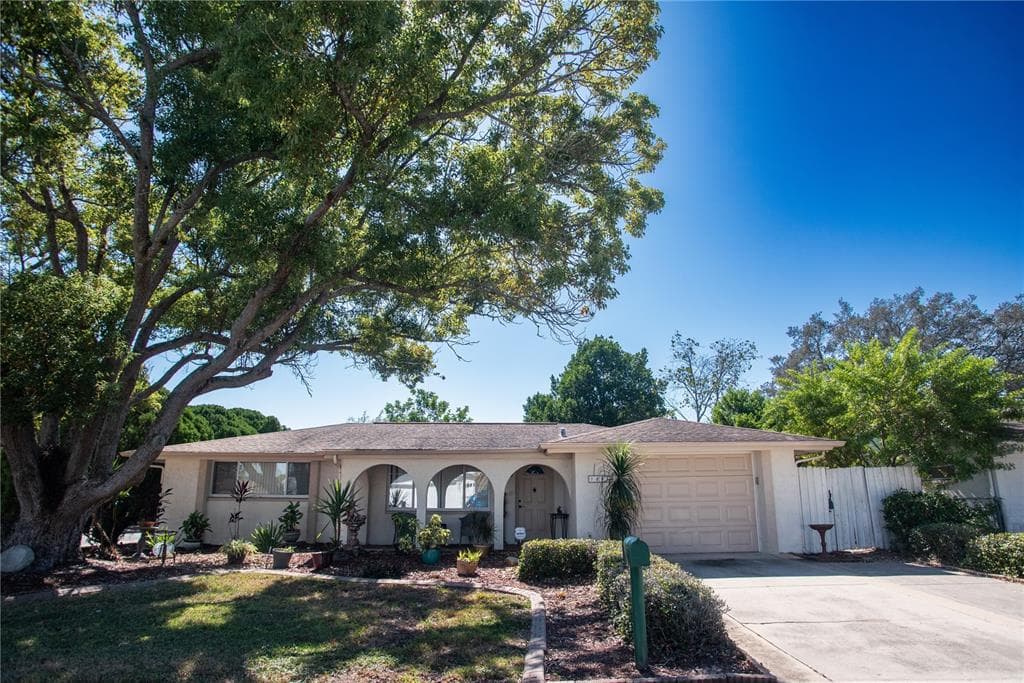7254 FAIRFAX DRIVE PORT RICHEY, FL 34668