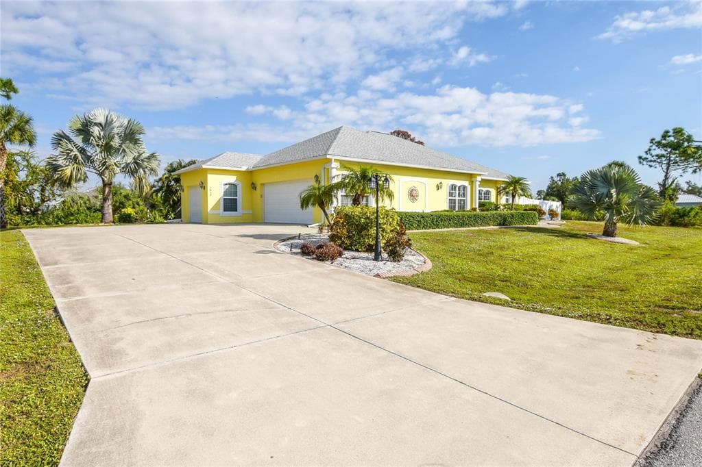 7459 SEA MIST DRIVE PORT CHARLOTTE, FL 33981