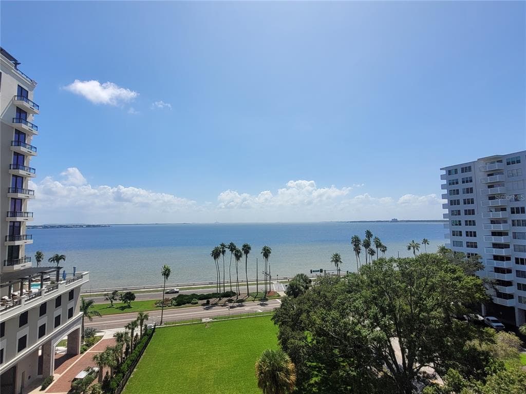 2109 BAYSHORE BOULEVARD UNIT 703 TAMPA, FL 33606
