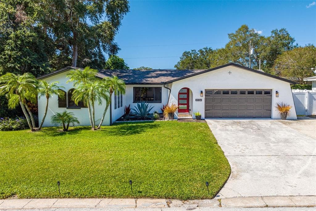 1524 PRICE CIRCLE CLEARWATER, FL 33764