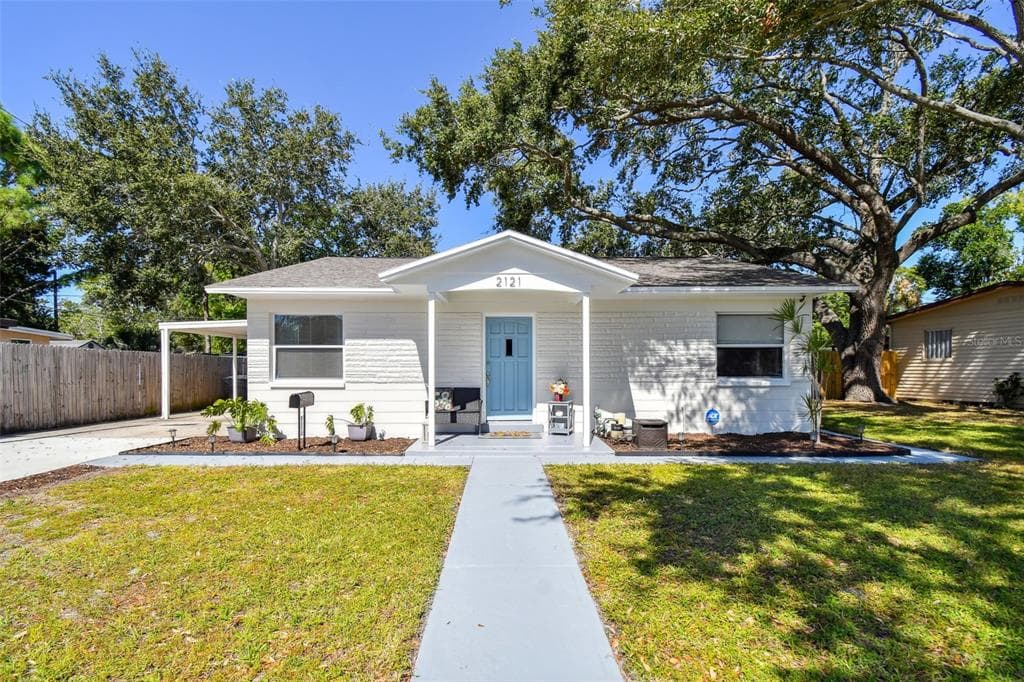 2121 BARCELONA WAY S ST PETERSBURG, FL 33712