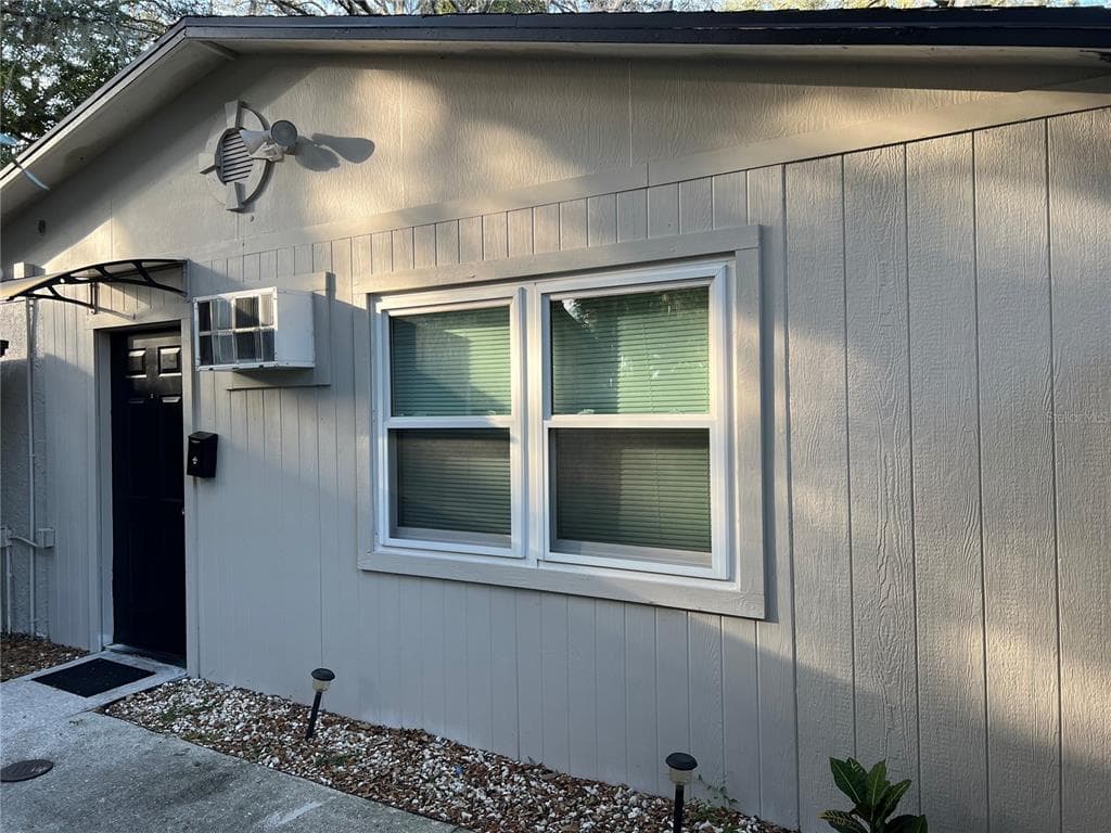 5324 LIME AVENUE SEFFNER, FL 33584