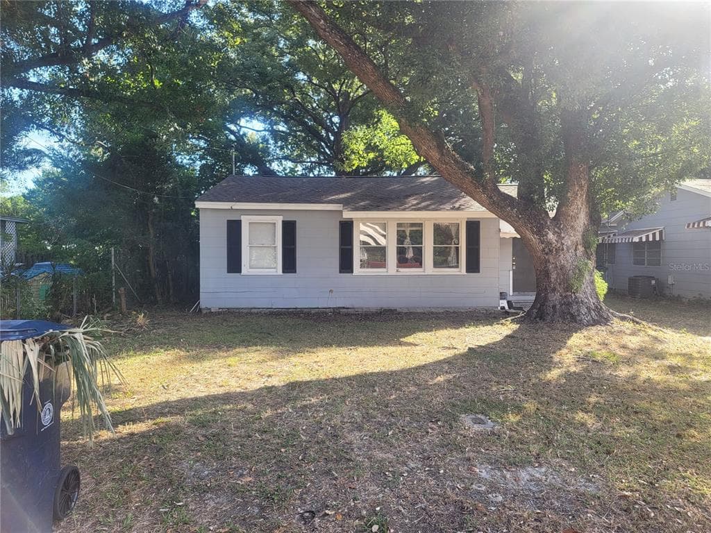 8513 N DEXTER AVENUE TAMPA, FL 33604