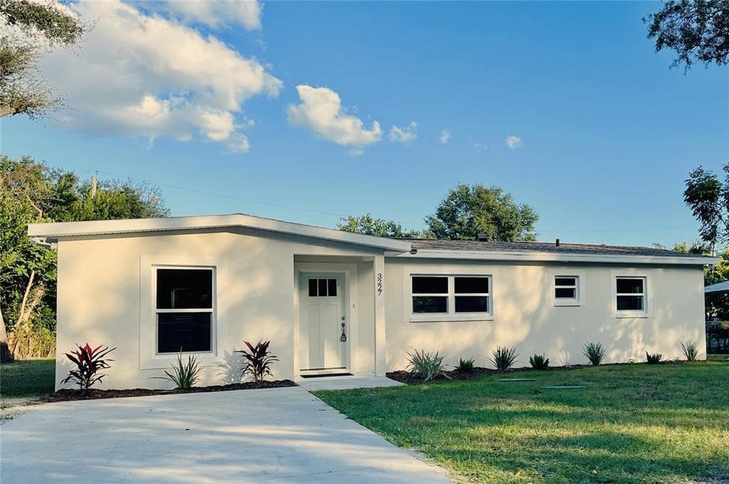 3227 DECATUR AVENUE LAKELAND, FL 33805