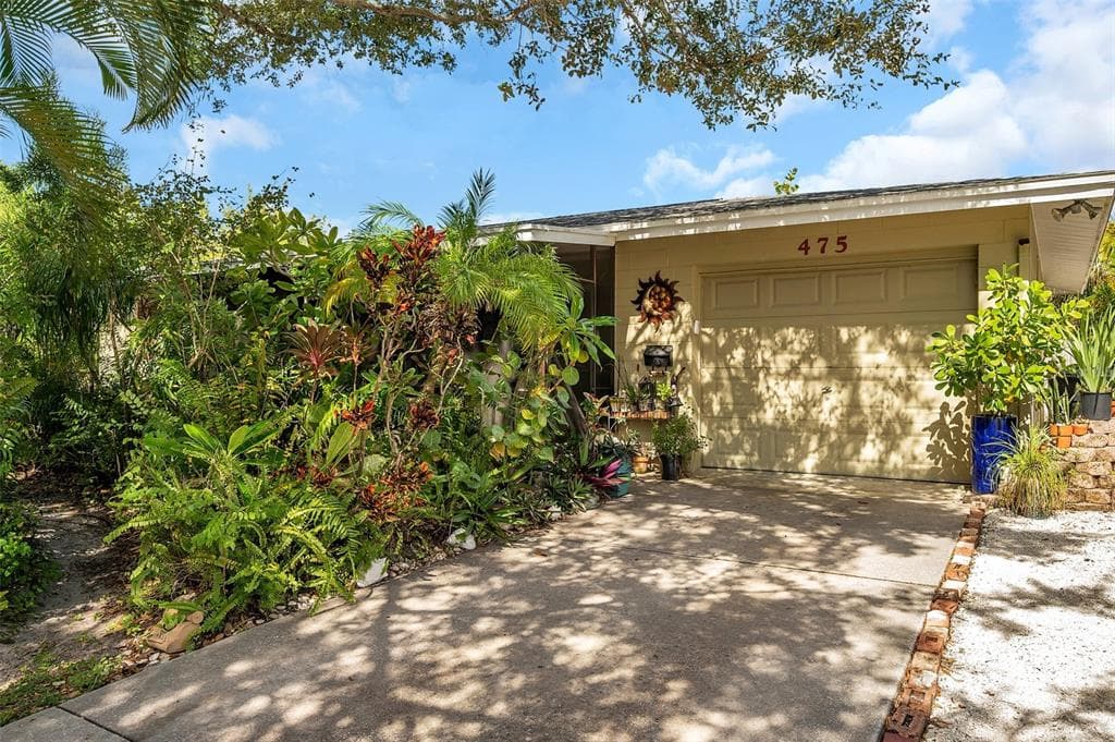 475 55TH AVENUE NE ST PETERSBURG, FL 33703