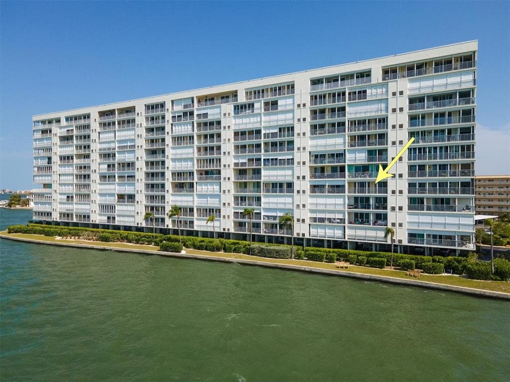 6060 SHORE BOULEVARD S UNIT 401 GULFPORT, FL 33707