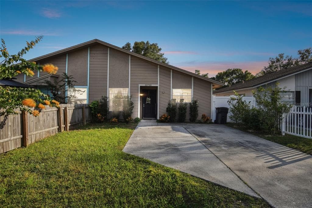 22796 PENNY LOOP LAND O LAKES, FL 34639