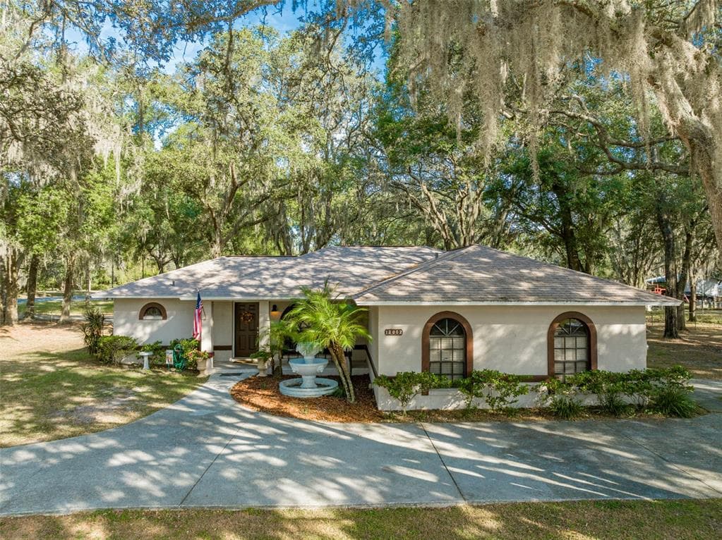 12002 E OLD HILLSBOROUGH AVENUE SEFFNER, FL 33584