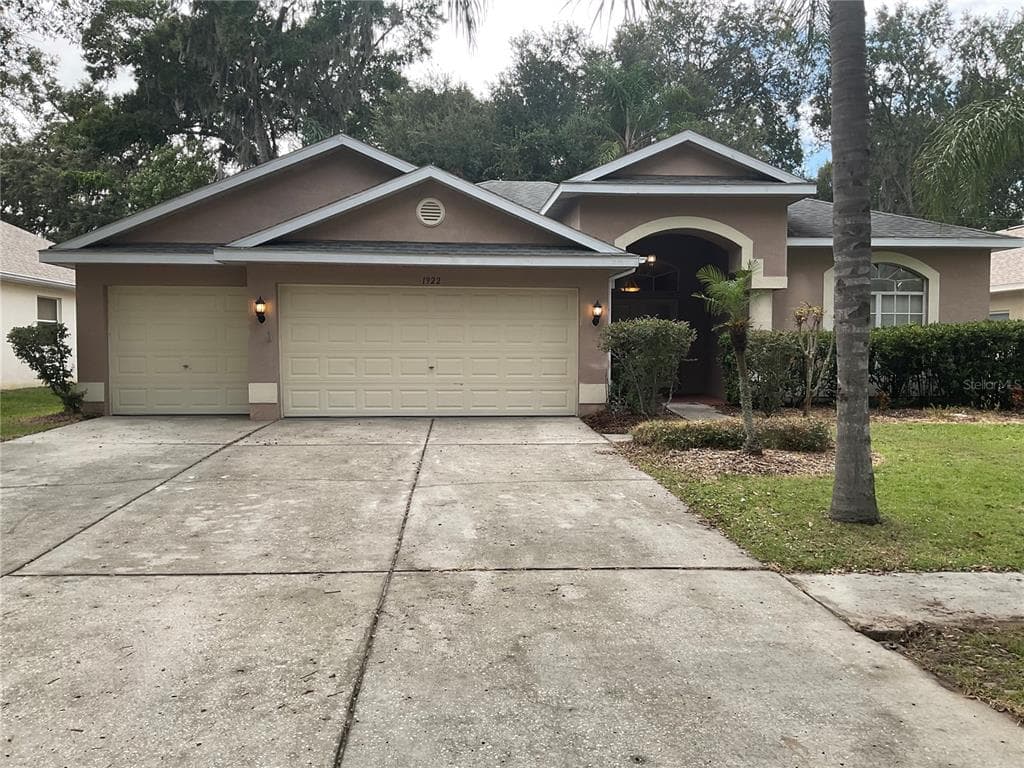 1922 RAVEN MANOR DRIVE DOVER, FL 33527