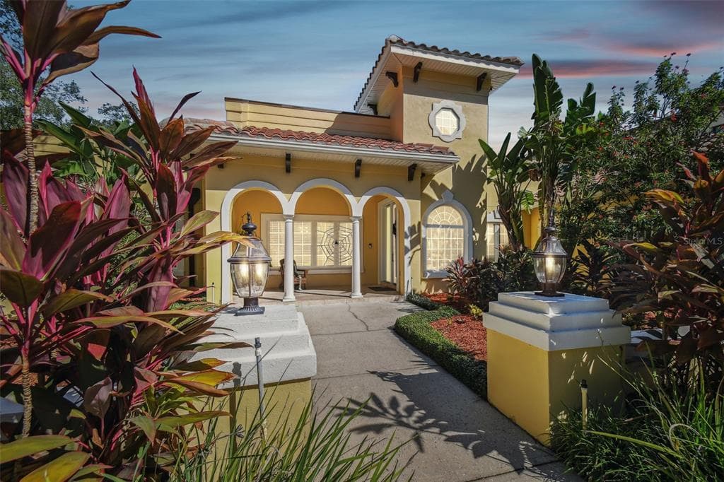 3215 W FAIR OAKS AVENUE TAMPA, FL 33611