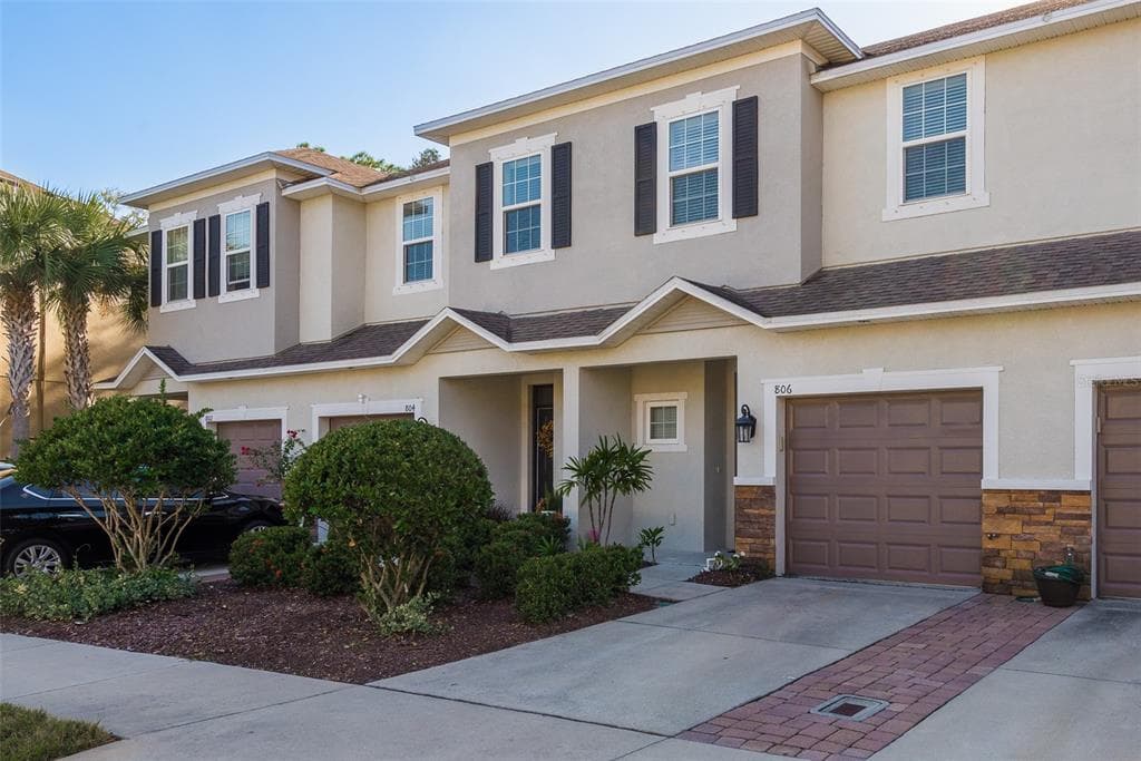 806 MERLOT COURT OLDSMAR, FL 34677