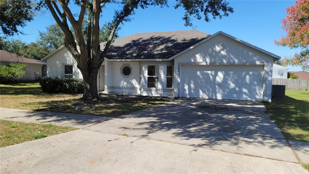 1555 MUIR CIRCLE CLERMONT, FL 34711