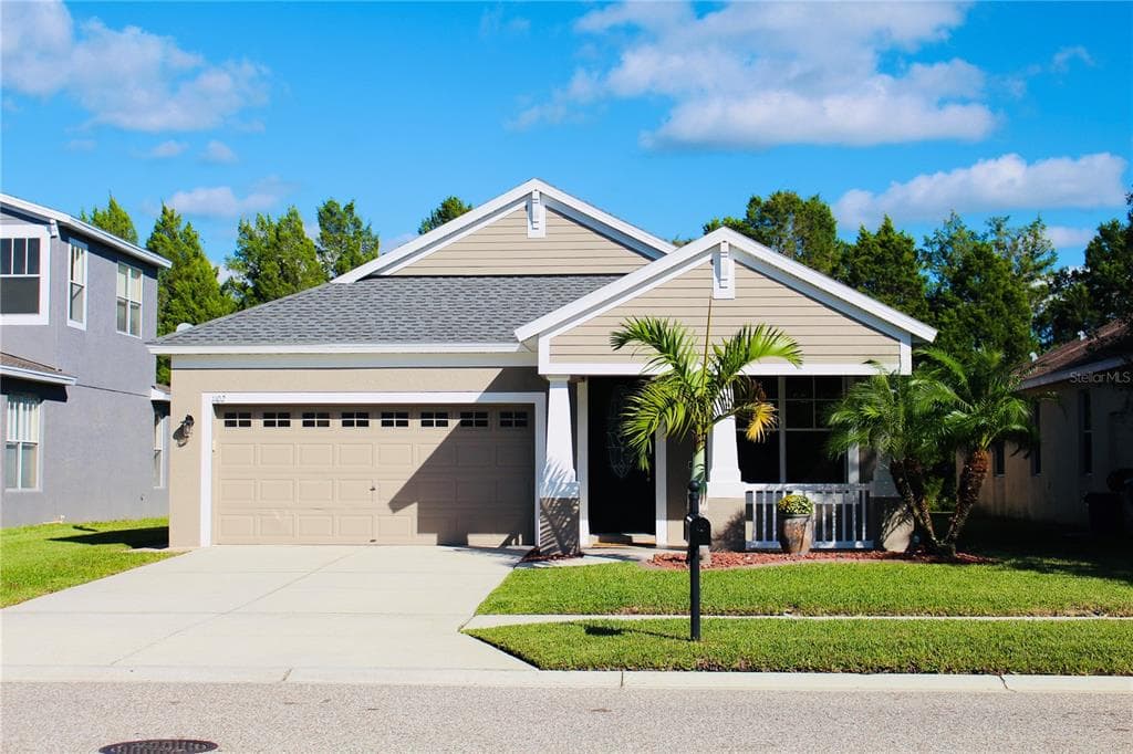 1102 NASHVILLE DRIVE WESLEY CHAPEL, FL 33544