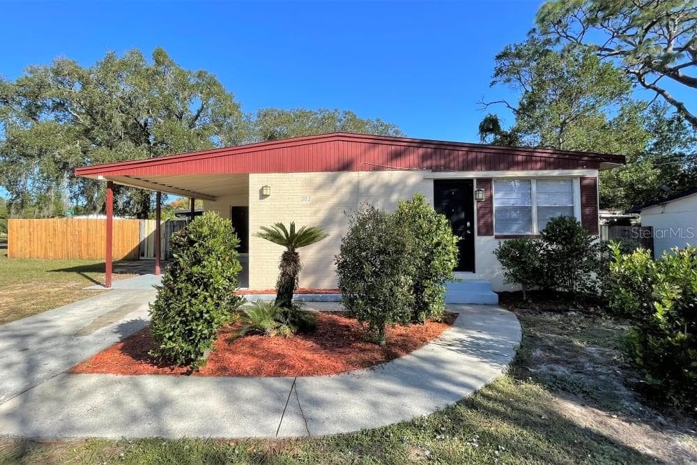 202 LINDA AVENUE TEMPLE TERRACE, FL 33617