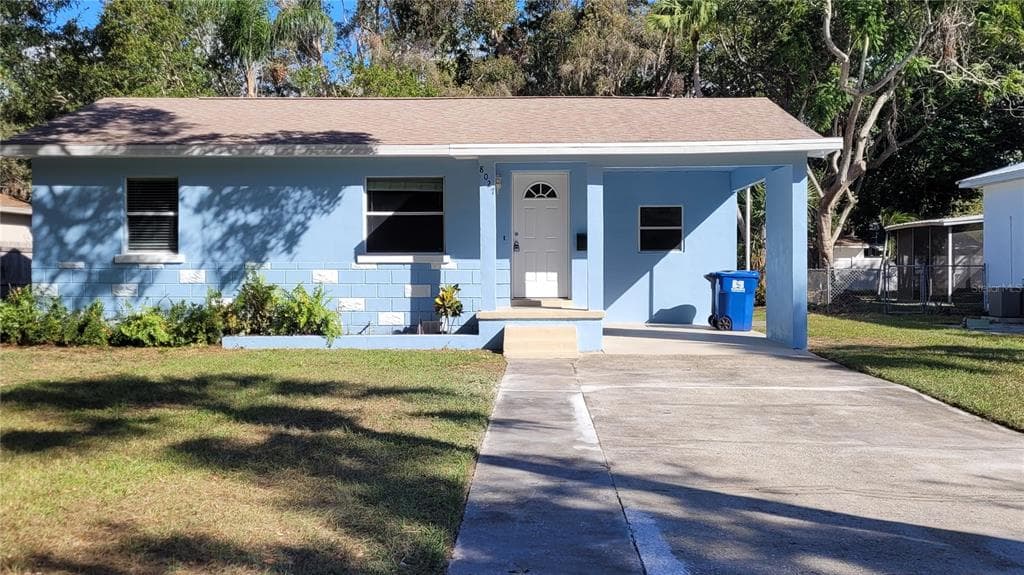 8027 COUNTRY CLUB ROAD N ST PETERSBURG, FL 33710