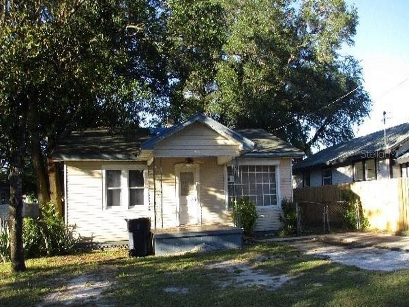 1208 E GIDDENS AVENUE TAMPA, FL 33603