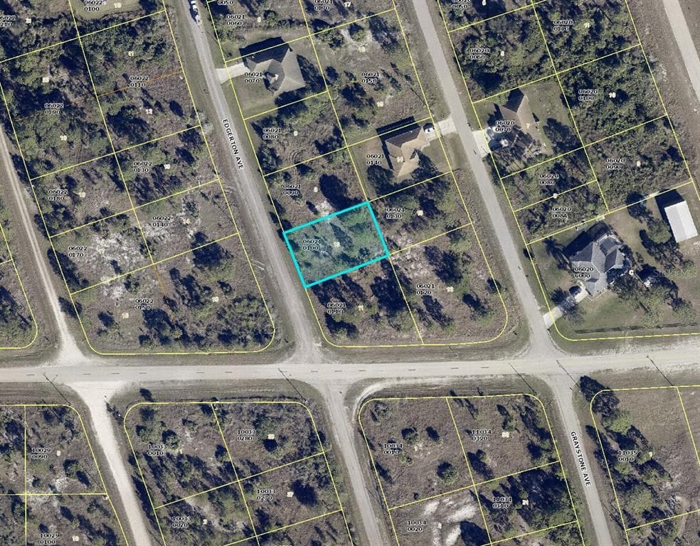 987 EDGERTON AVENUE LEHIGH ACRES, FL 33974