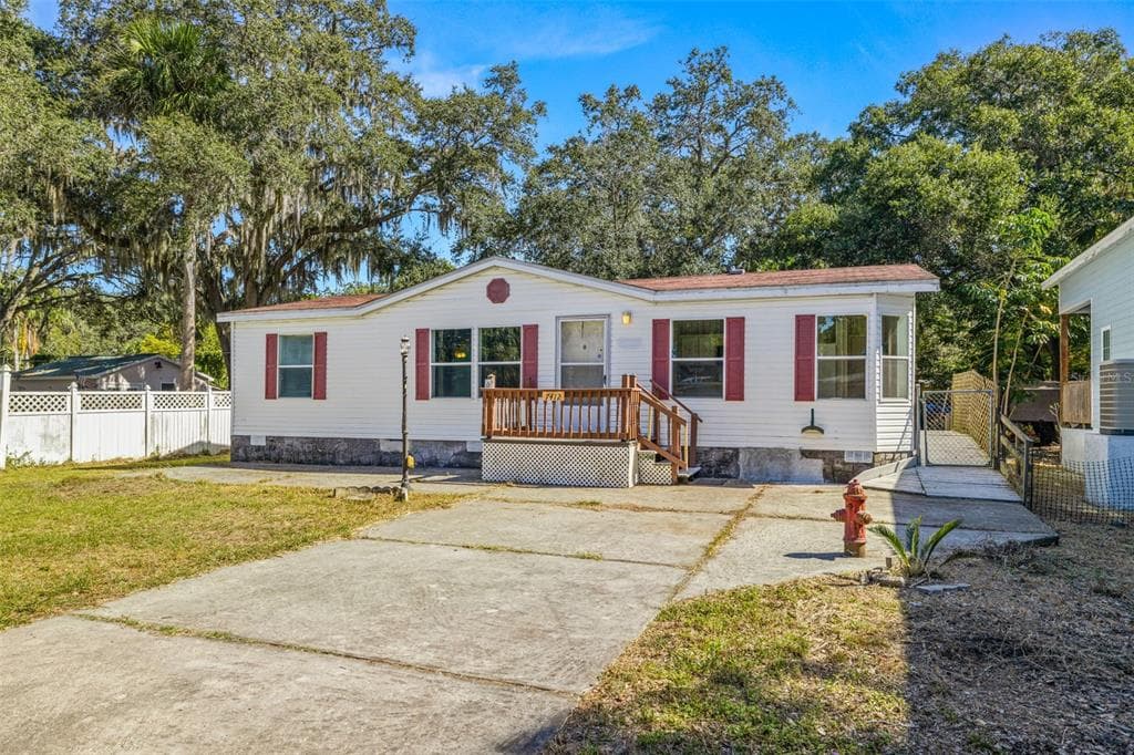 7412 WASHINGTON STREET NEW PORT RICHEY, FL 34652