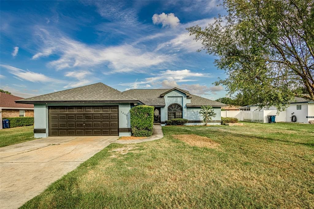 1203 VALENCIA LANE AUBURNDALE, FL 33823