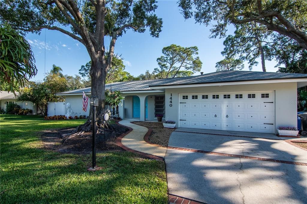 1440 89TH AVENUE N ST PETERSBURG, FL 33702