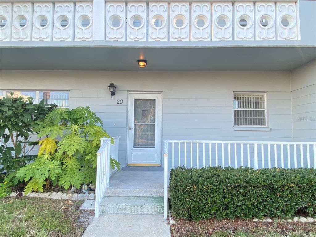 2340 GRECIAN WAY UNIT 20 CLEARWATER, FL 33763