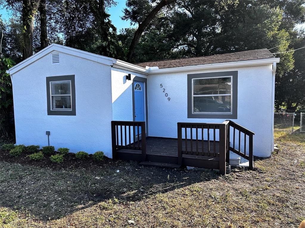 5209 N 39TH STREET TAMPA, FL 33610