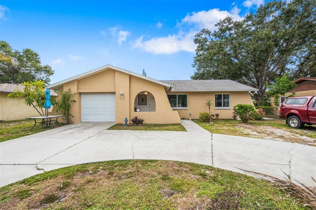3526 MCINTOSH ROAD SARASOTA, FL 34232