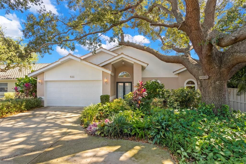511 PADUA CIRCLE NE ST PETERSBURG, FL 33703
