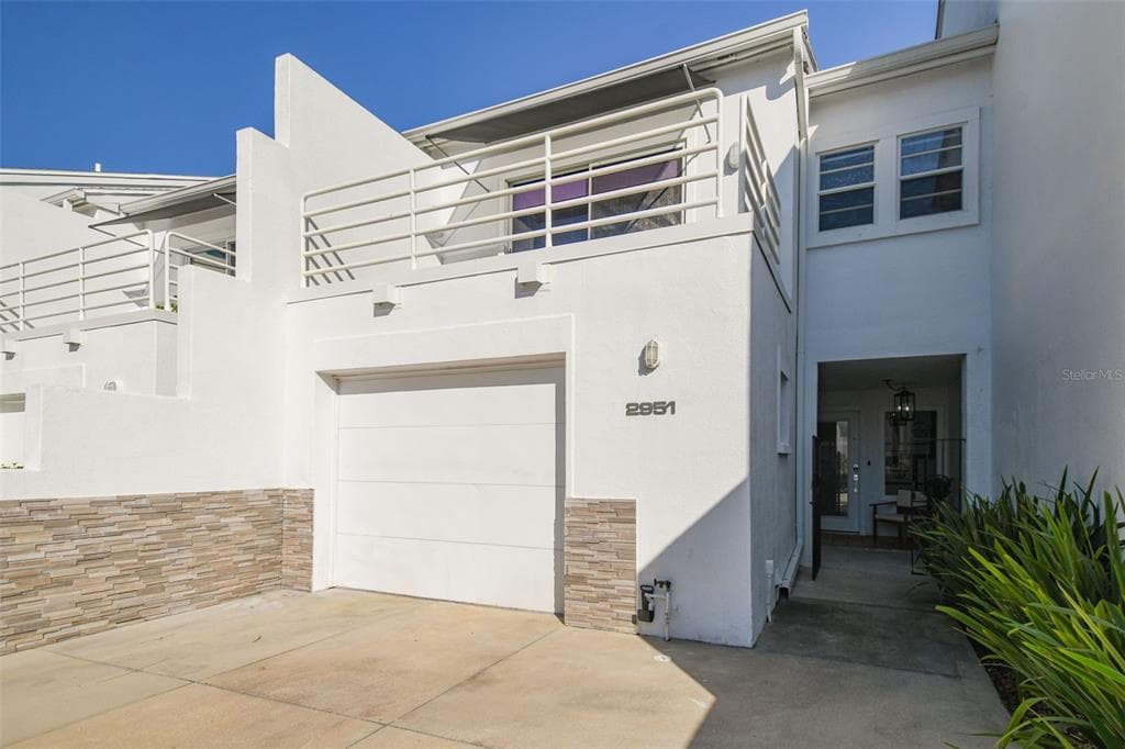 2951 W KNIGHTS AVENUE TAMPA, FL 33611