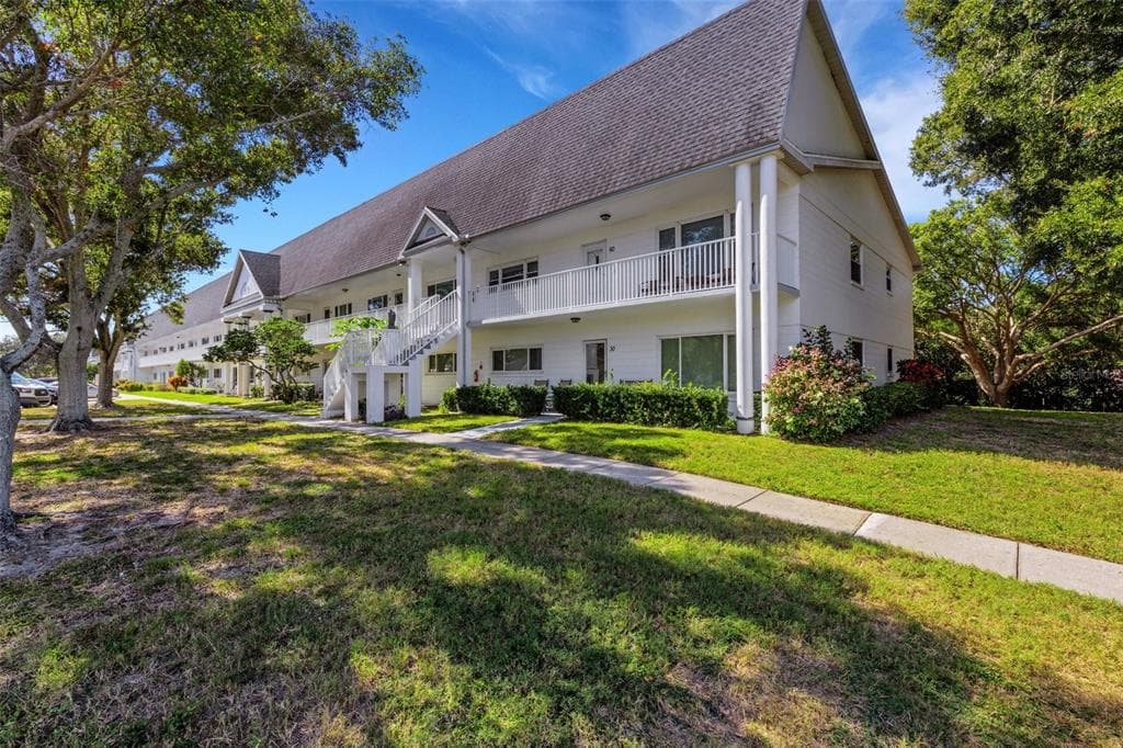 2220 SWEDISH DRIVE UNIT 28 CLEARWATER, FL 33763