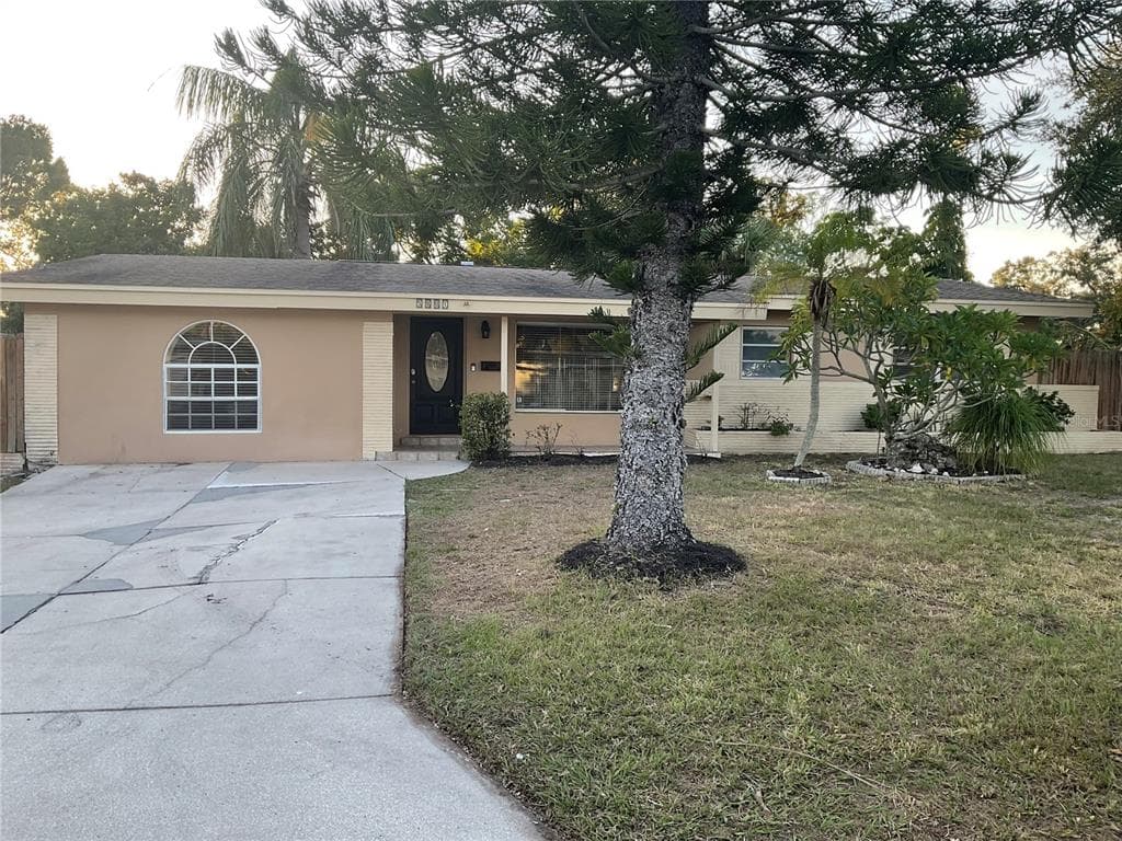 5801 GROVE STREET S ST PETERSBURG, FL 33705