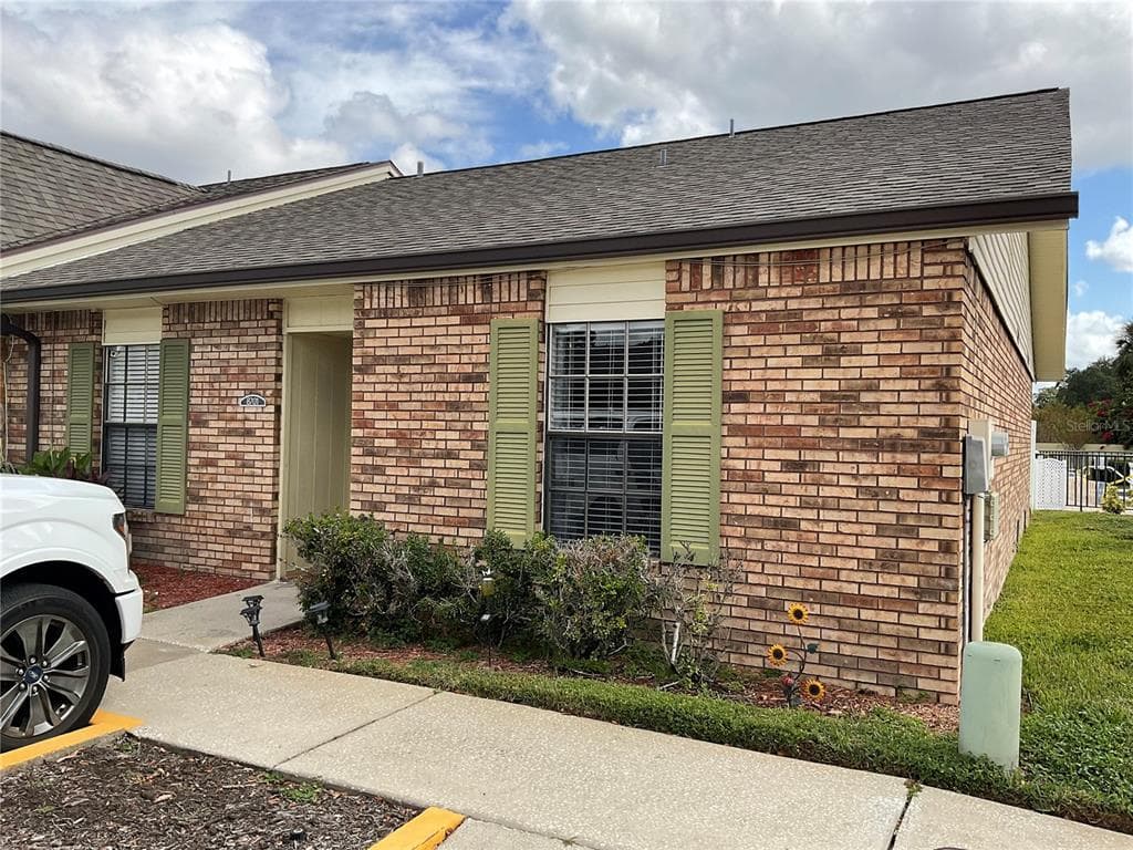 8701 CARROLL PALM PLACE TAMPA, FL 33614