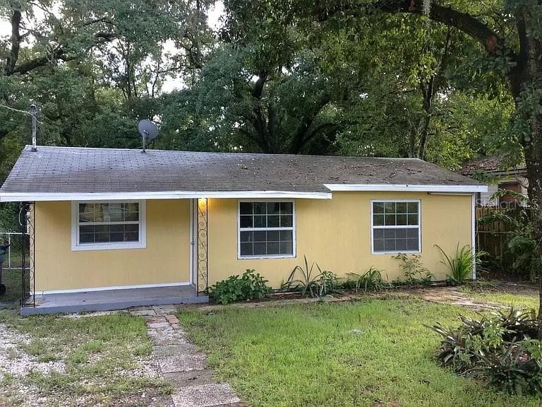 1613 E LINDEN AVENUE TAMPA, FL 33604