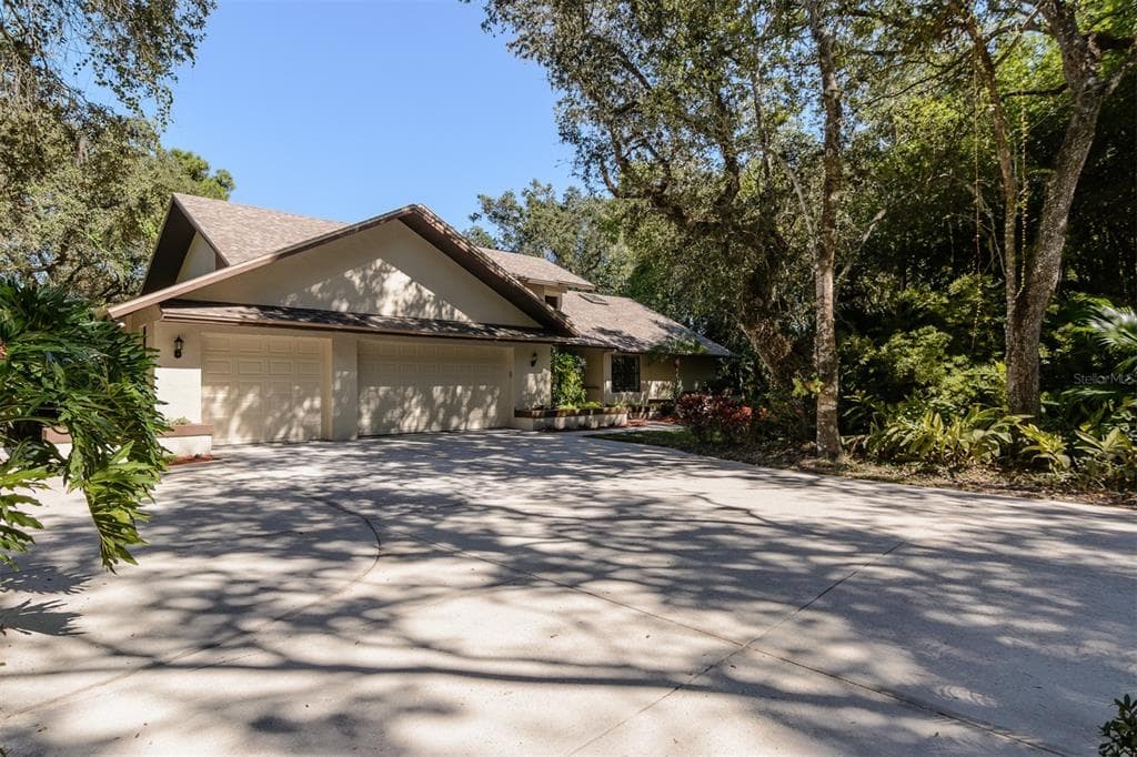 3098 OAK CREEK DRIVE N CLEARWATER, FL 33761