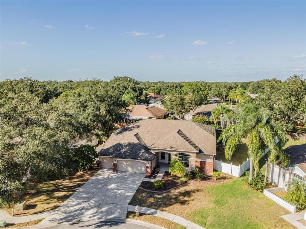 4010 CANTER COURT VALRICO, FL 33596