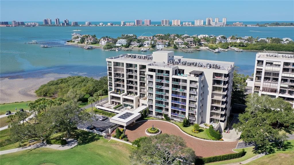 4 BELLEVIEW BOULEVARD UNIT 206 BELLEAIR, FL 33756