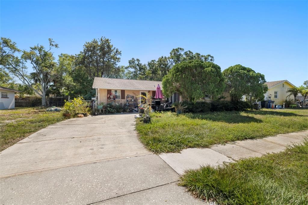 1012 65TH AVENUE W BRADENTON, FL 34207