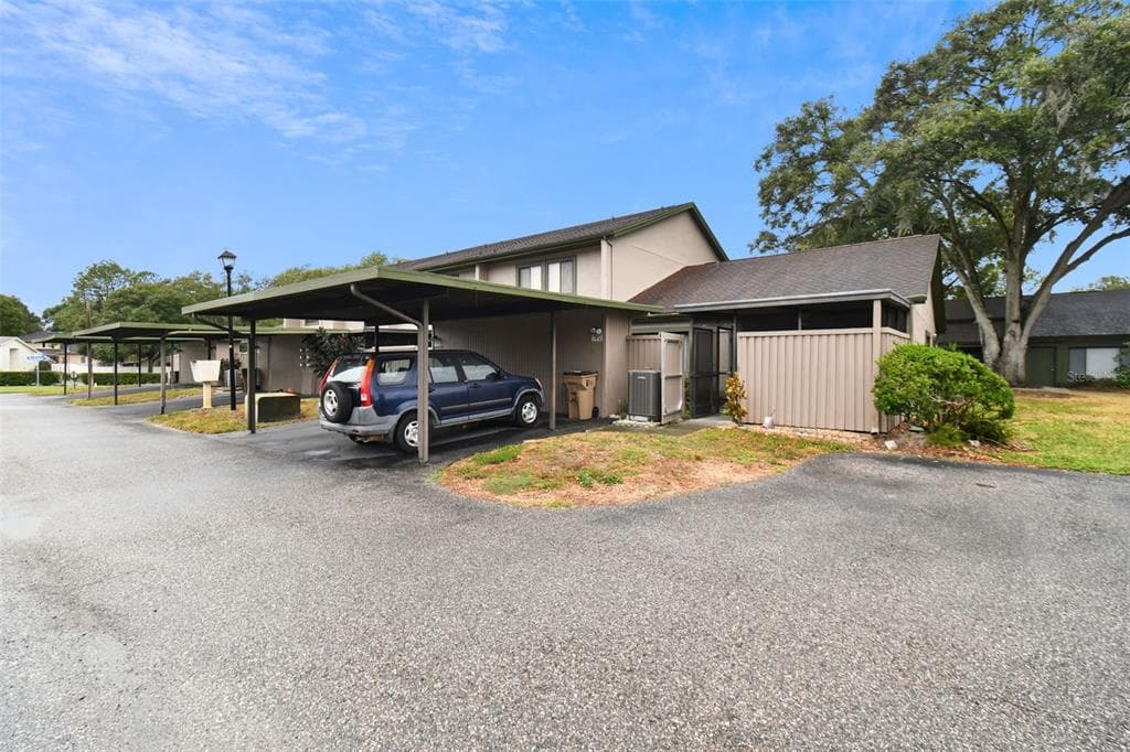 7802 AMBERLEA COURT UNIT 7802 TEMPLE TERRACE, FL 33637