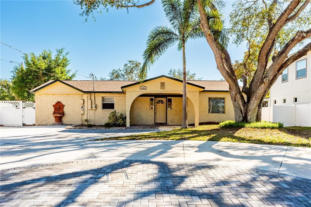 3402 W VAN BUREN DRIVE TAMPA, FL 33611