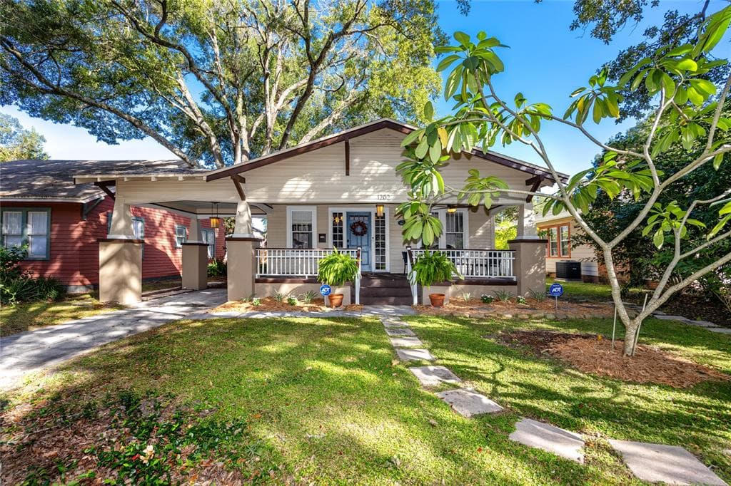 1202 E POWHATAN AVENUE TAMPA, FL 33604