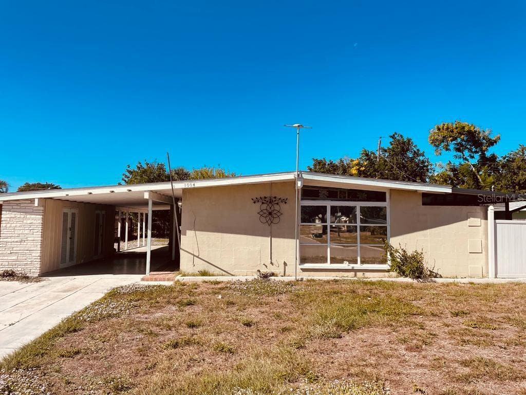 1004 DARTMOUTH DRIVE BRADENTON, FL 34207