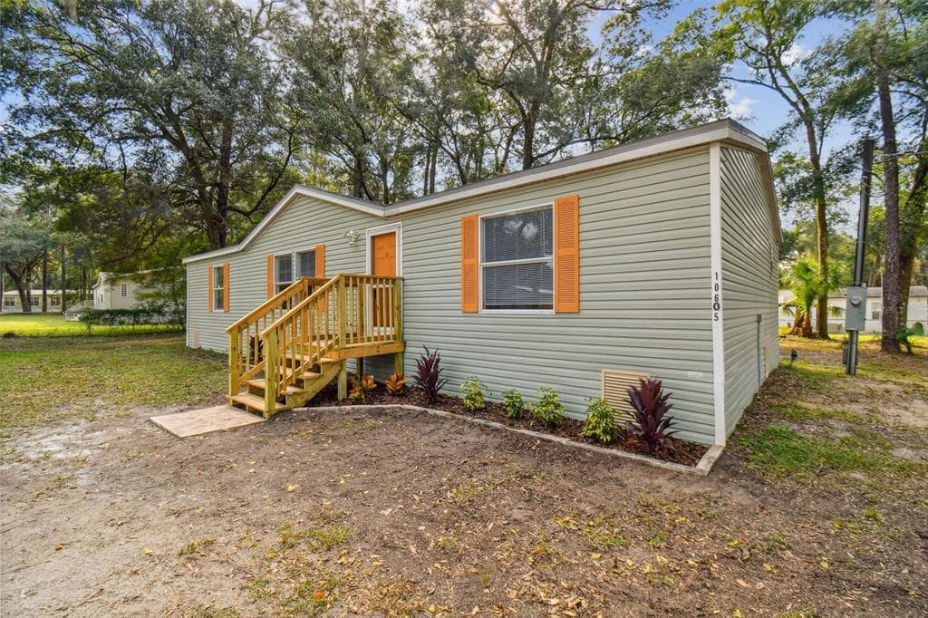 10605 MAGNOLIA DRIVE THONOTOSASSA, FL 33592