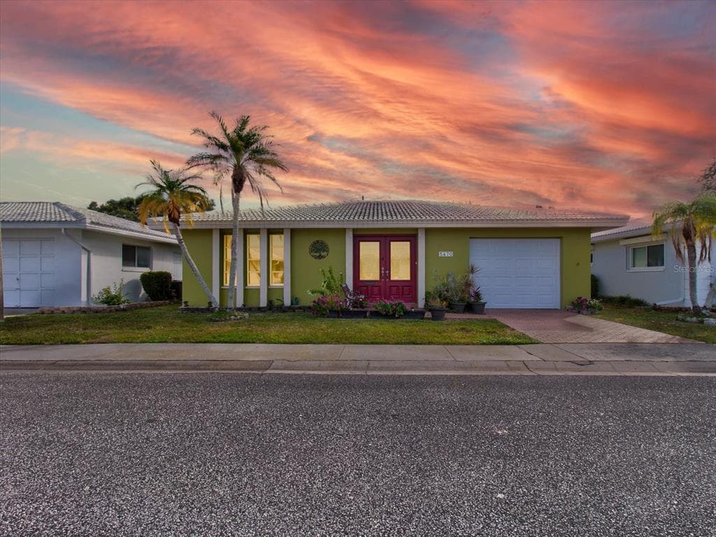 5470 PALM CREST COURT N PINELLAS PARK, FL 33782