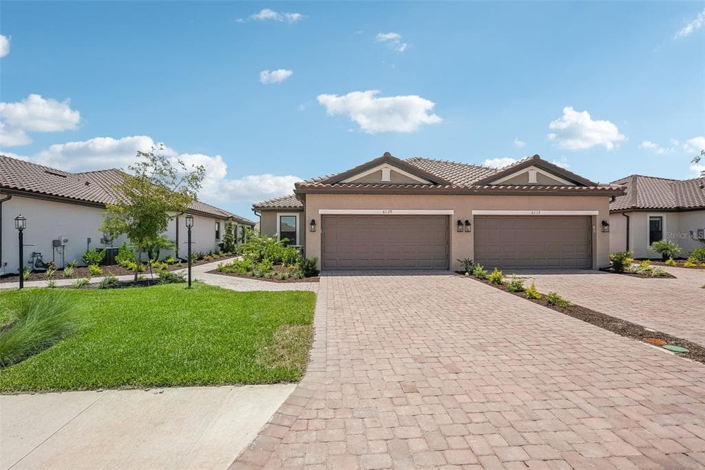 6120 PLATEAU COURT BRADENTON, FL 34203