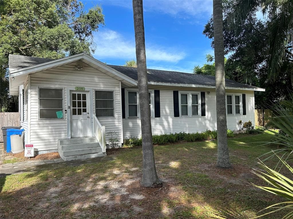 208 N KNIGHTS AVENUE BRANDON, FL 33510