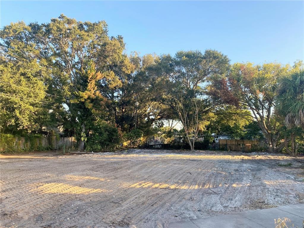 6562 PASADENA AVE N ST PETERSBURG, FL 33710