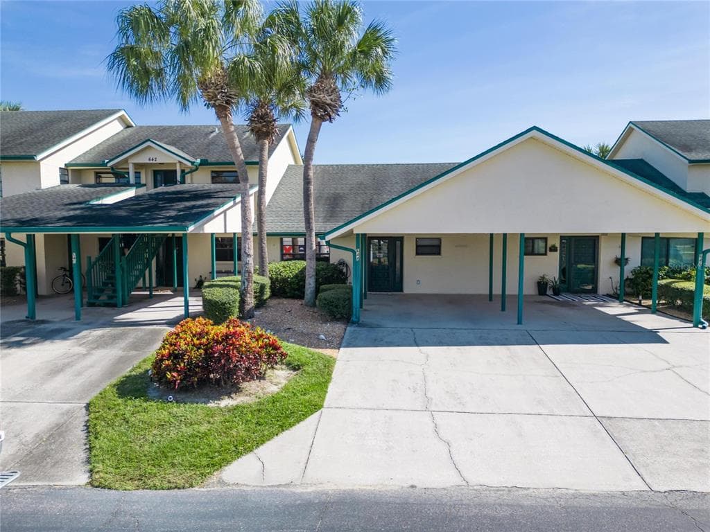 644 YARDARM DRIVE APOLLO BEACH, FL 33572